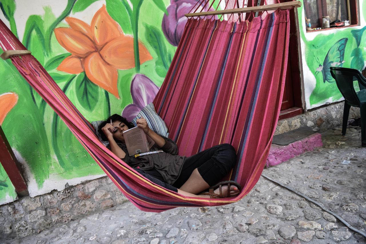 Vampire Beach Hostel Vama Veche Luaran gambar