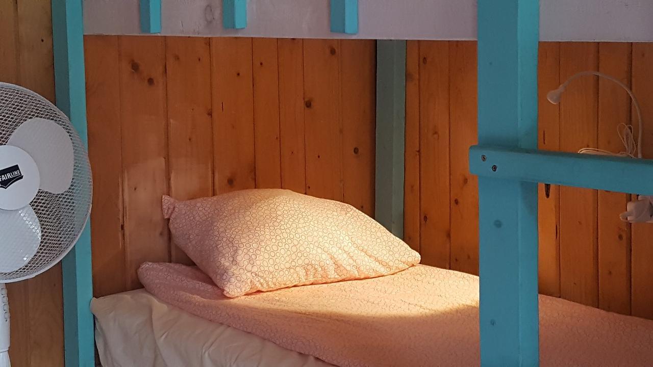 Vampire Beach Hostel Vama Veche Luaran gambar